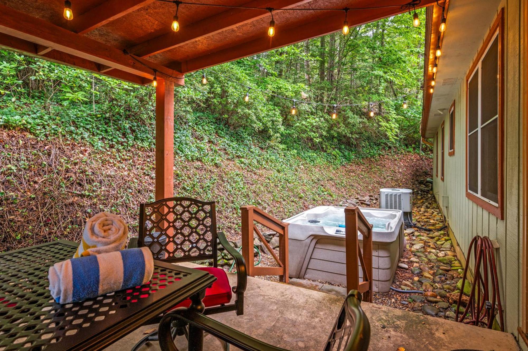 Beautiful Chalet With Fireplace And Large Game Room ガトリンバーグ エクステリア 写真