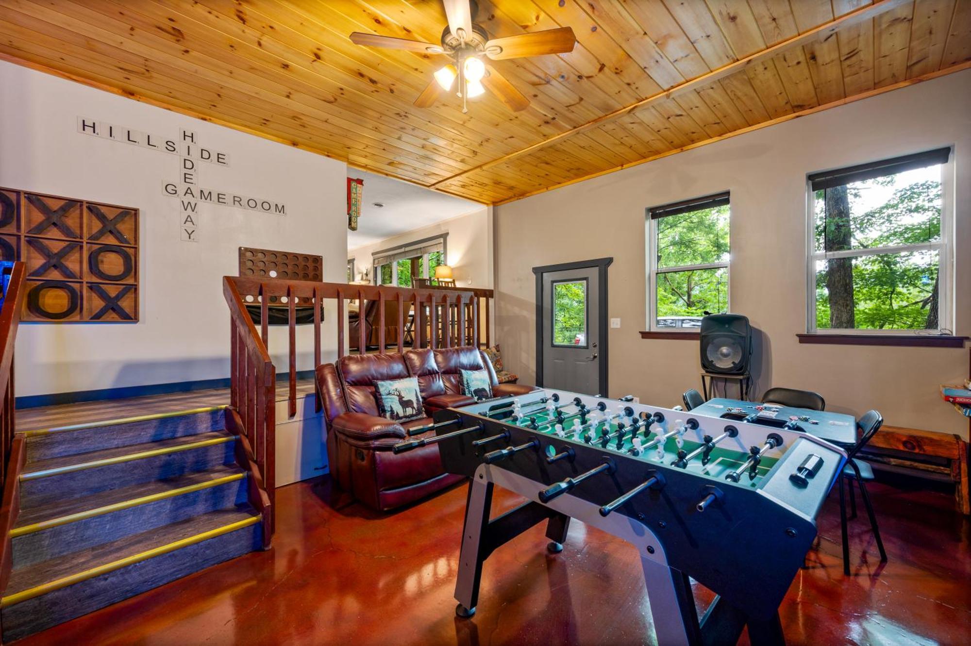 Beautiful Chalet With Fireplace And Large Game Room ガトリンバーグ エクステリア 写真
