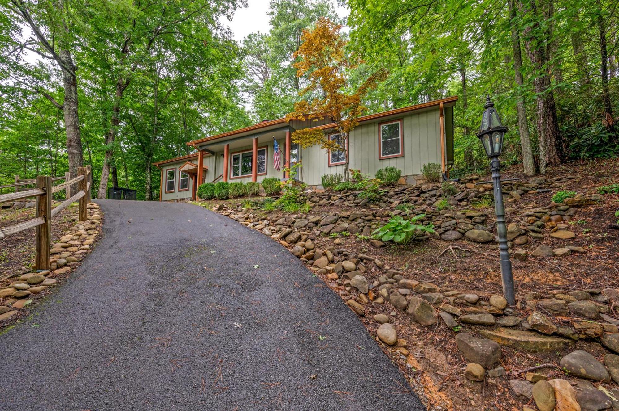 Beautiful Chalet With Fireplace And Large Game Room ガトリンバーグ エクステリア 写真